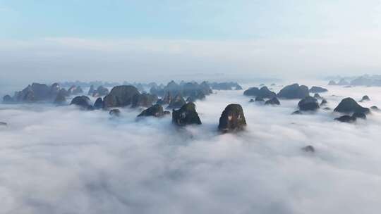 桂林山峰云海人间仙境