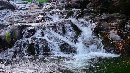 航拍辽宁抚顺筐子沟秋天风景