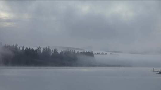 4K河面晨雾流动