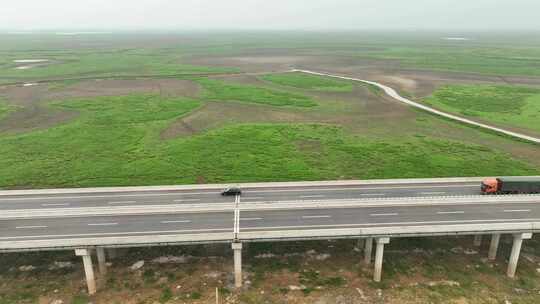 汽车行驶跟拍车辆航拍公路交通自驾旅途风光