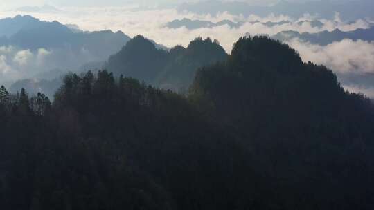 湖北利川大茅坡云雾缭绕高山起伏