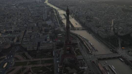 埃菲尔铁塔和塞纳河的高景视频素材模板下载