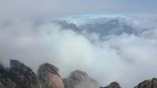 安徽省黄山风景区山峰云海航拍延时风景视频