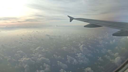 飞机，机翼，窗户，云