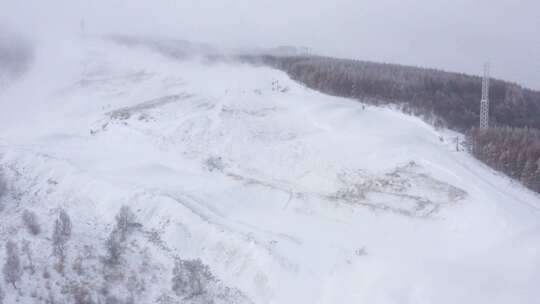 航拍河北省张家口崇礼区密苑云顶乐园滑雪场