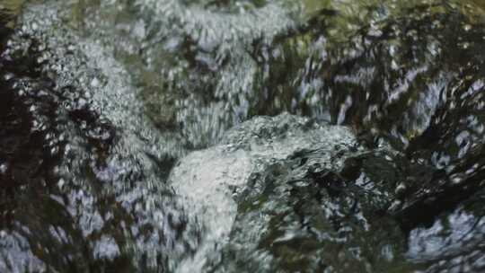 山间自然流水山泉水