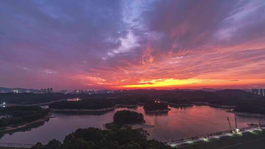 茜坑水库超级火烧云日转夜