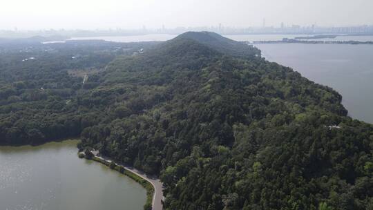 航拍湖北武汉东湖5A景区珞珈山