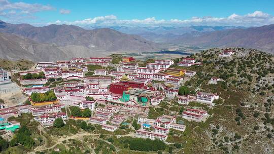 西藏拉萨甘丹寺航拍4K视频视频素材模板下载