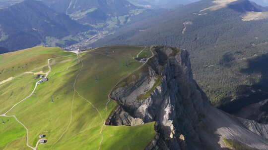 航拍高山平原