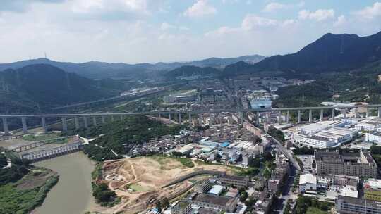 广东东莞：石马河沿岸城市风光