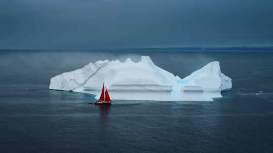 FPV无人机航拍大海冰山冰川帆船格林兰岛