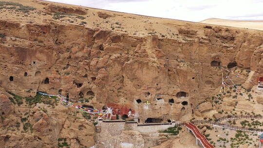 西藏 阿里南线 羌姆石窟 机车旅行 高原湖泊