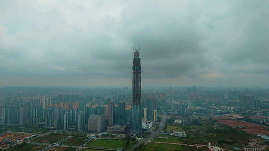 阴雨天成都城市航拍