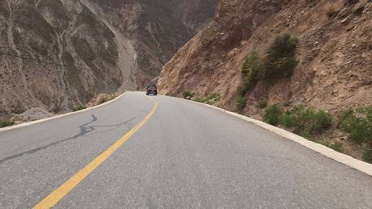 西藏车拍移动第一视角自然风景公路山路