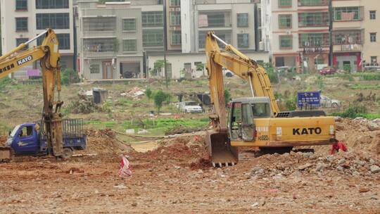 4k挖机平整土地工程建设道路1