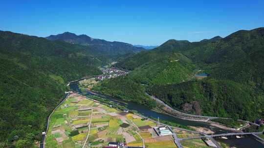 乡村的绿水青山航拍