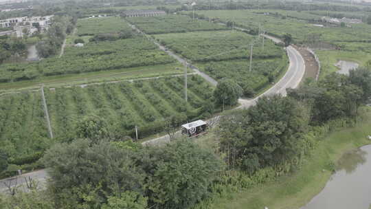 无锡阳山苏南顺丰冷运车行驶航拍