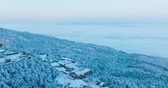 日出黎明时分峨眉山金顶航拍冬季云海雪景