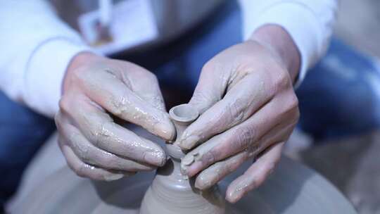 手工陶艺作品视频素材模板下载