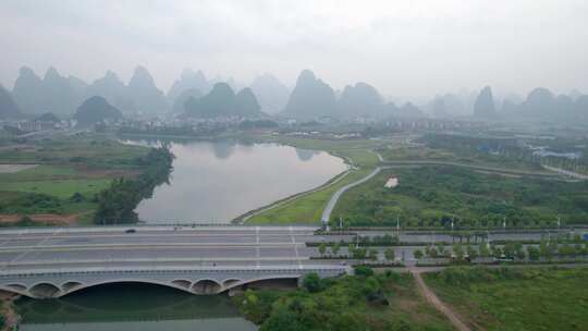 桂林阳朔县遇龙河风光，喀斯特峰林航拍