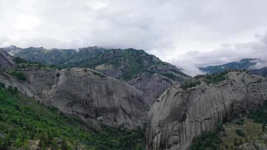 森林小溪流山川河流航拍山峰山脉大自然风景