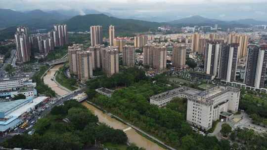 广东东莞：航拍暴雨过后的清溪镇城市风光