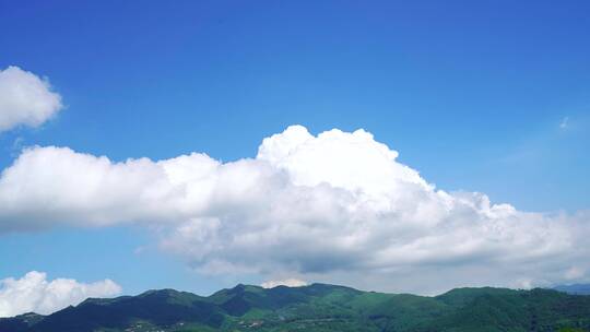 山上云朵延时天空蓝天白云乡村自然风光风景