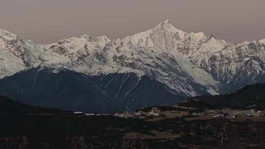 云南香格里拉梅里雪山飞来寺高空航拍