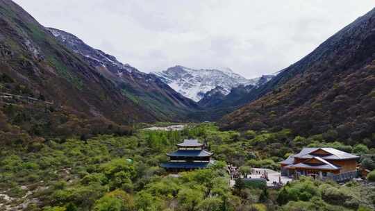 四川黄龙风景区五彩池航拍