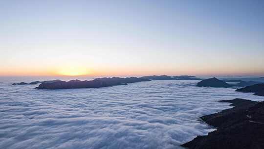 自然山峰晚霞云海流动卷动延时