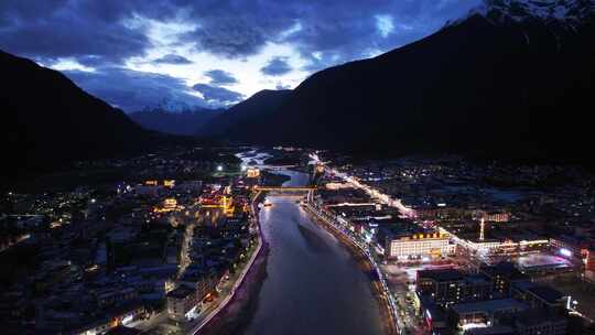 西藏林芝波密城市夜景风光航拍