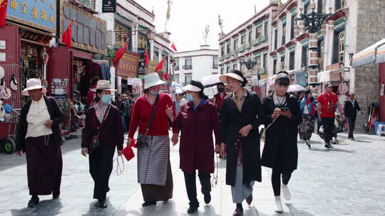 西藏拉萨八廓街大昭寺藏族人文游客视频素材模板下载