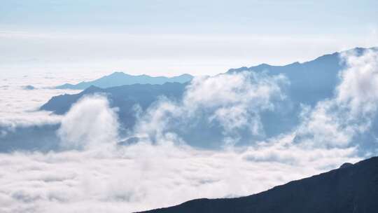 青海互助北山秋景雪山云雾航拍视频