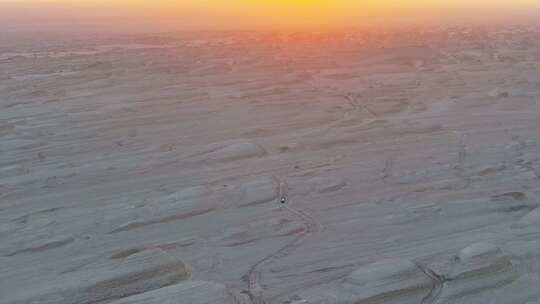 青海海西茫崖俄博梁夕阳雅丹地貌航拍4K视频