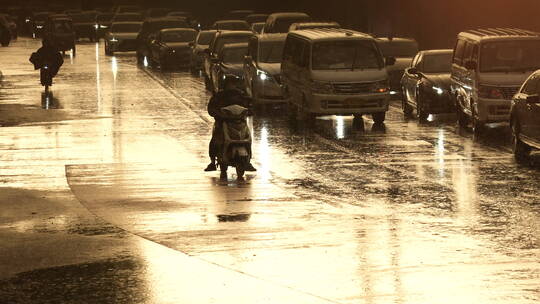 雨天空镜 城市雨季 雨天通行视频素材模板下载