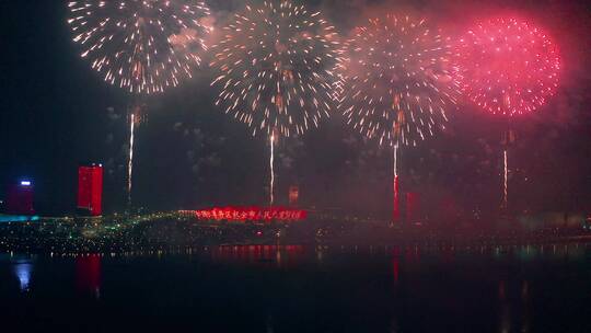 烟花 城市烟花 节日庆祝 西安奥体中心夜景