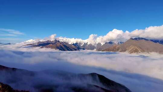 云海 雪山