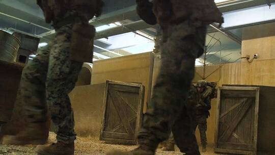 士兵在营地训练视频素材模板下载