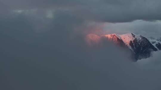 四川甘孜州里索海网红贡嘎雪山日落高空航拍