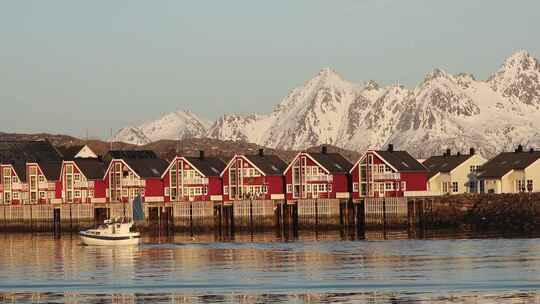 挪威斯沃瓦尔。罗弗敦群岛上的现代挪威城市