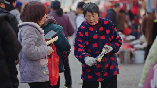 赶集买菜数钱农村小镇县城摆摊购物买年货