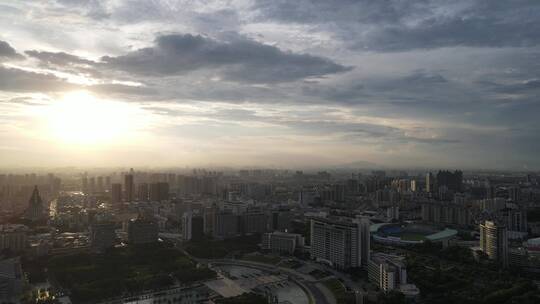 黄昏夕阳下的东莞市区航拍