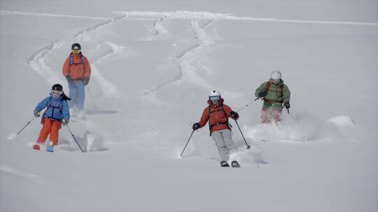 滑雪运动员极限运动高山滑雪