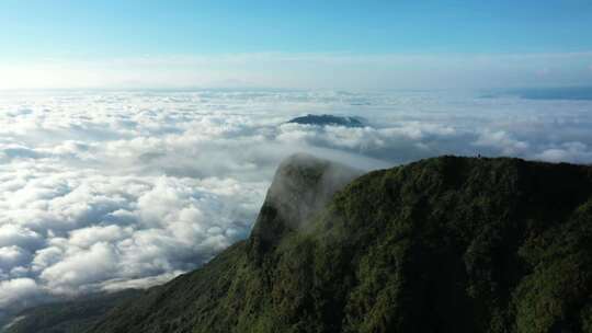 广东梅州航拍铜鼓峰粤东第一峰