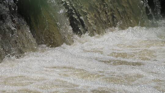 威海里口山张村河的急流瀑布视频素材模板下载