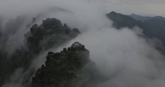 贵州梵净山云雾山顶房屋