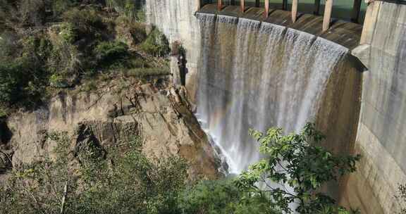 优美的山间水库瀑布彩虹光影典雅古建筑