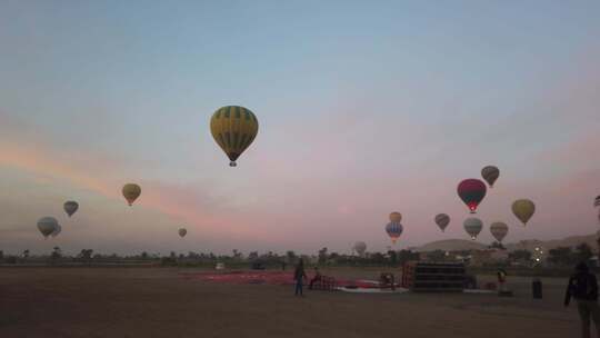 埃及 卢克索热气球 充气 燃料 燃烧视频素材模板下载