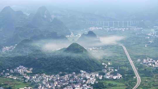 航拍广西桂林山水云海 高铁线路桥梁